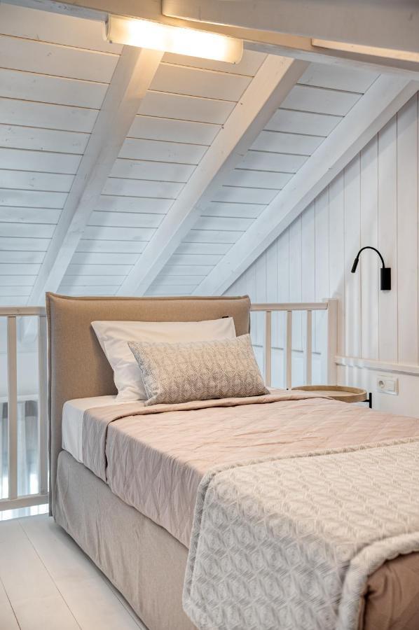 Lumiere Spetses Hotel ภายนอก รูปภาพ