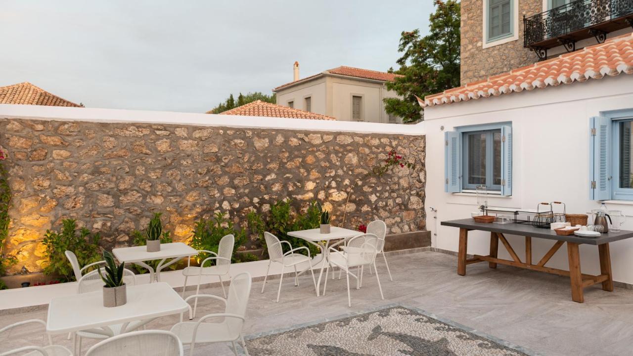 Lumiere Spetses Hotel ภายนอก รูปภาพ