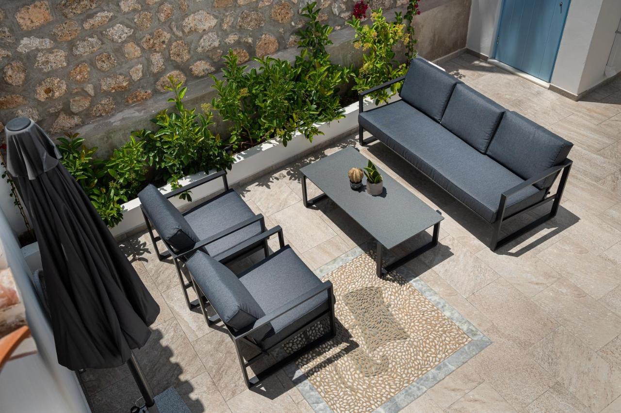 Lumiere Spetses Hotel ภายนอก รูปภาพ
